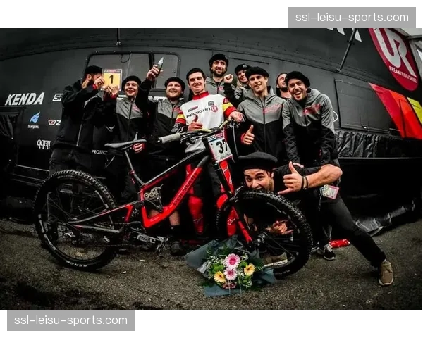 速降世界杯法国站：阿毛里·皮尔斯终结法国车手本土连胜纪录