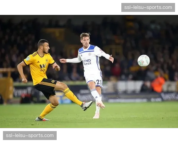 狼队2-1莱斯特城，战术调整收效，努诺的防守体系成功限制对手反击